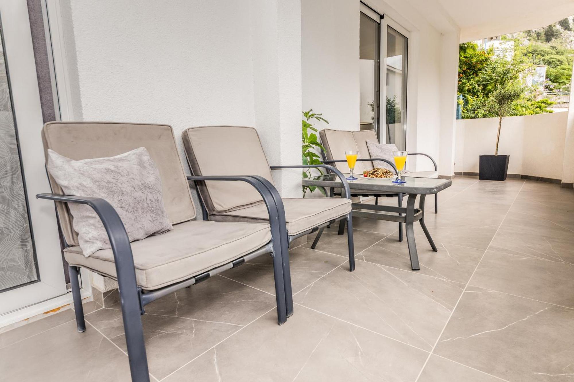 Paun Apartment Kotor Exterior photo