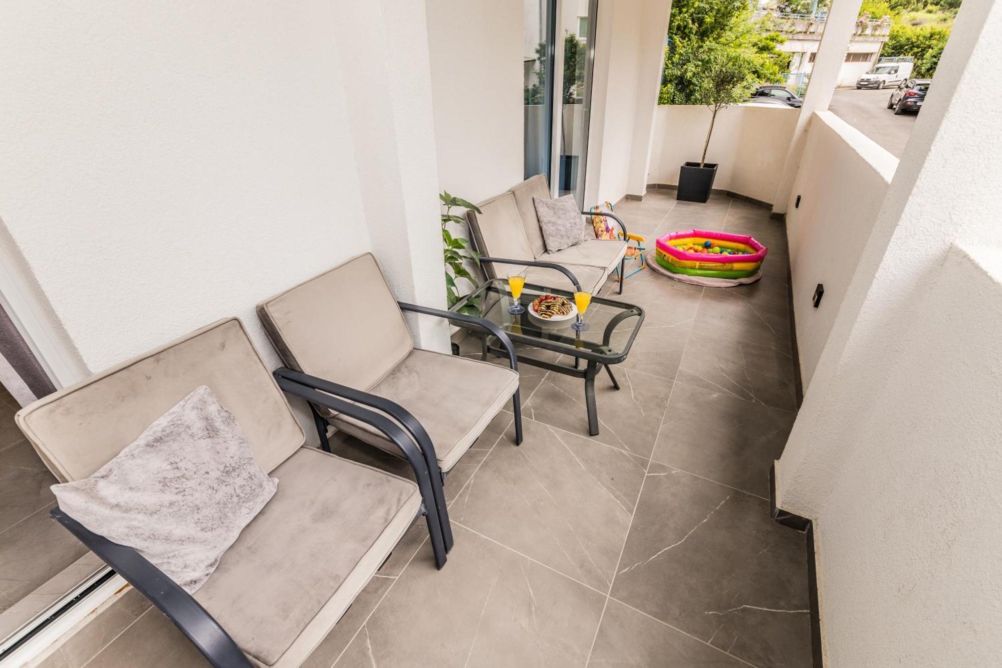 Paun Apartment Kotor Exterior photo
