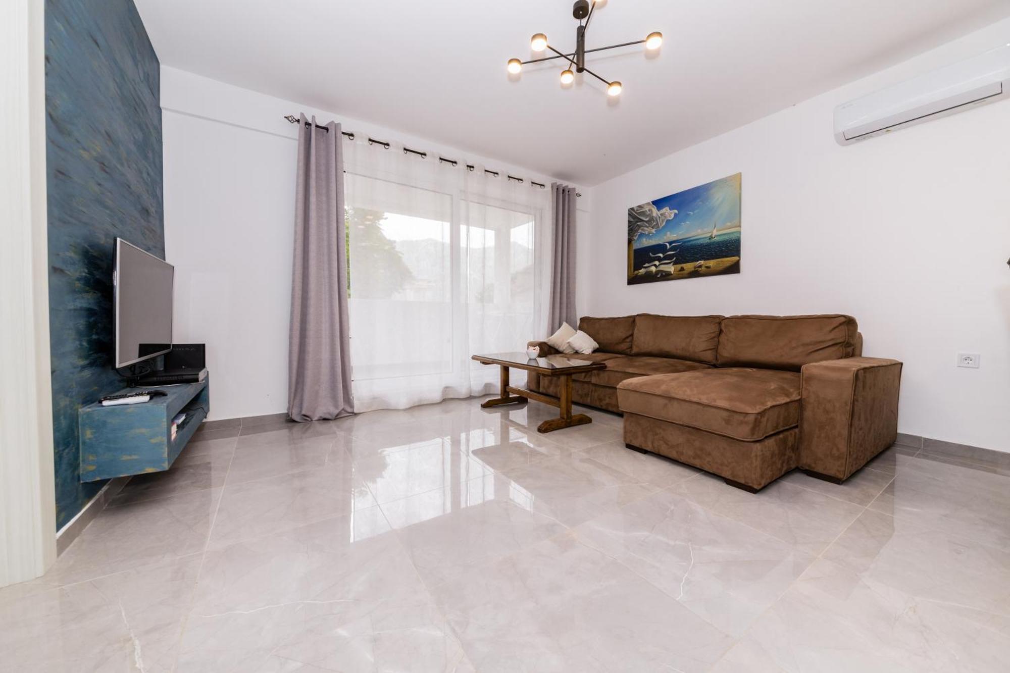 Paun Apartment Kotor Exterior photo